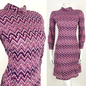 VINTAGE 60s 70s BLUE WHITE RED CHEVRON CROCHET KNIT MOD TURTLENECK DRESS 10 12